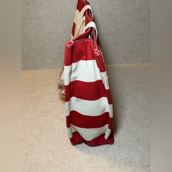 Sonoma Goods Danson Canvas Tote Red Cream Summer Bag Crab Charm NWT - Picture 4 of 10